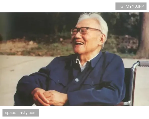 人物特写:镜头跟随RB莱比锡青训主管的一天 人物特写:镜头跟随RB莱比锡青训主管的一天